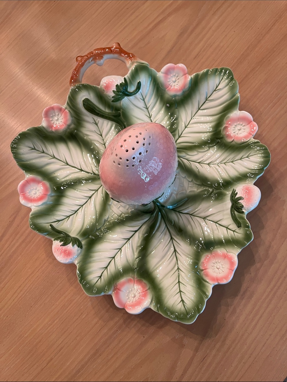 Strawberry Flowers Leaf Serving platter with a strawberry sugar shaker